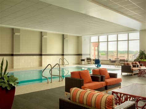 Doubletree cedar rapids - An indoor pool is available at Cedar Rapids Convention Complex DoubleTree by Hilton Hotel. A 24-hour fitness centre is provided, and every guest receives a chocolate chip cookie upon arrival. The Paramount Theatre can be reached in 6 minutes’ drive. The Eastern Iowa Airport is 9 miles away. Parovima se posebno …